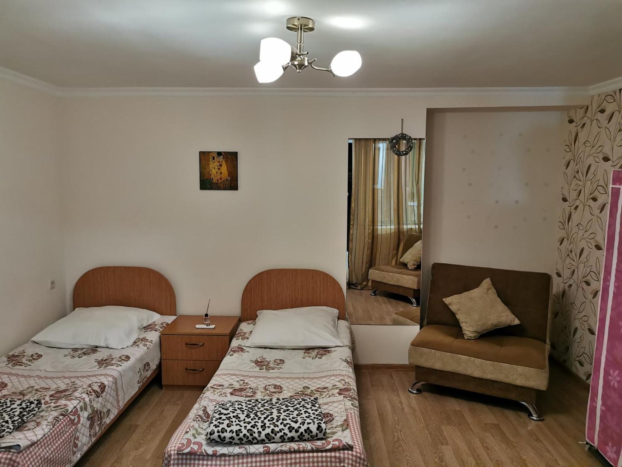 Guest House Natia Tbilisi Bagian luar foto