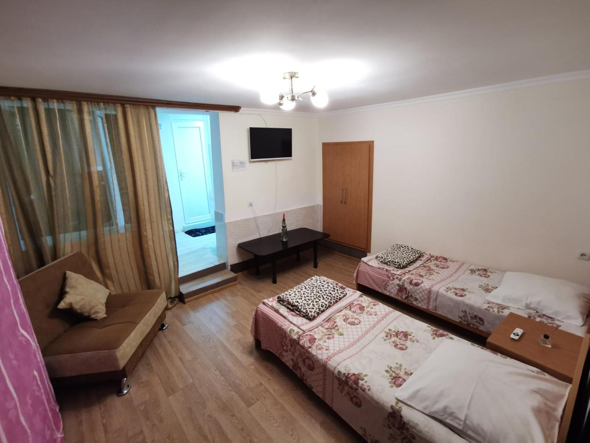 Guest House Natia Tbilisi Bagian luar foto